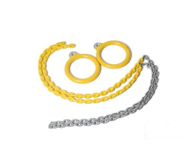 Aros redondos de gimnasia en una cadena