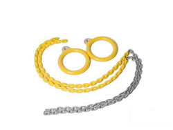 Aros redondos de gimnasia en una cadena