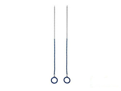 Aros redondos de gimnasia en una cadena